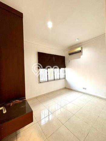 Rumah 3 KT 3 KM Fasilitas Kolam Renang di Alam Sutera, Tangerang Rumah 3 KT 3 KM Fasilitas Kolam Renang di Alam Sutera, Tangerang