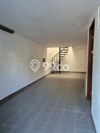 Ready to Use! Luxury House LT 330m2 Desain Modern di Pluit Ready to Use! Luxury House LT 330m2 Desain Modern di Pluit