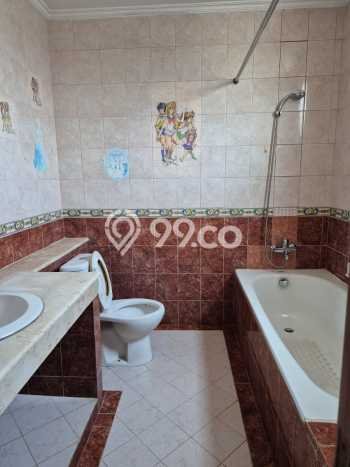 Rumah Nyaman LB 700m2m² View Gunung di Muara Karang, Jakarta Utara Rumah Nyaman LB 700m2m² View Gunung di Muara Karang, Jakarta Utara
