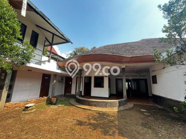 Rumah Bagus Disewakan di Dago, Bandung LT 1103m2, LB 500m2 Rumah Bagus Disewakan di Dago, Bandung LT 1103m2, LB 500m2
