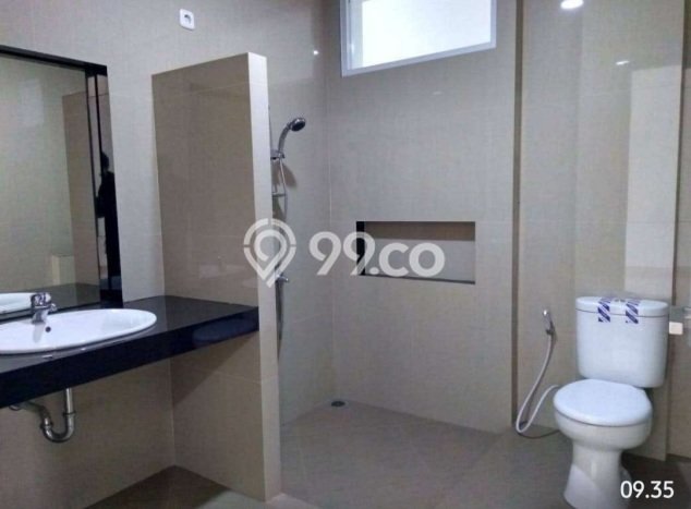 Rumah Lokasi Strategis di , Bandung, Luas 200m2m² Bangunan 300m2m² Rumah Lokasi Strategis di , Bandung, Luas 200m2m² Bangunan 300m2m²