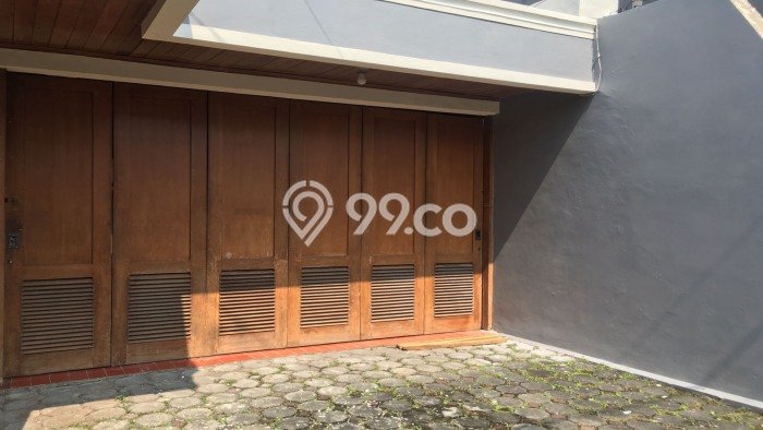 Sewa Rumah Murah di Riau Bandung Punya 4 Kamar Tidur Sewa Rumah Murah di Riau Bandung Punya 4 Kamar Tidur