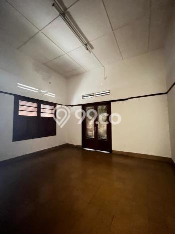Rumah Bagus Disewakan di Dago, Bandung LT 1103m2, LB 500m2 Rumah Bagus Disewakan di Dago, Bandung LT 1103m2, LB 500m2