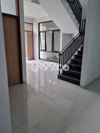 Ready to Use! Luxury House LT 120m2 Desain Modern di Turangga Ready to Use! Luxury House LT 120m2 Desain Modern di Turangga