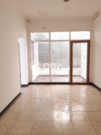 Disewakan Rumah Murah di Riau Bandung dengan 5 Kamar Tidur Disewakan Rumah Murah di Riau Bandung dengan 5 Kamar Tidur