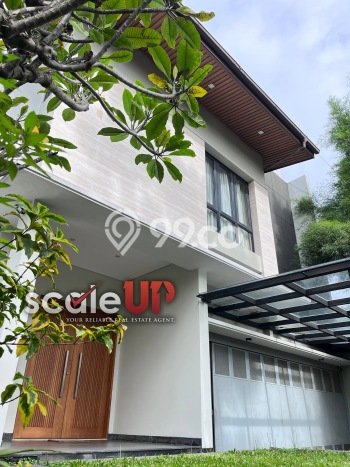 Rumah Elit LB 400m2 Siap Pakai Desain Elegan di Burangrang, Bandung Rumah Elit LB 400m2 Siap Pakai Desain Elegan di Burangrang, Bandung