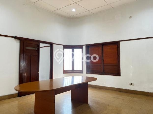 Rumah Bagus Disewakan di Dago, Bandung LT 1103m2, LB 500m2 Rumah Bagus Disewakan di Dago, Bandung LT 1103m2, LB 500m2