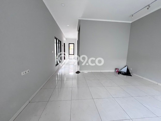 Rumah Mewah LB 240m2 Siap Huni Desain Elegan di BKR, Bandung Rumah Mewah LB 240m2 Siap Huni Desain Elegan di BKR, Bandung