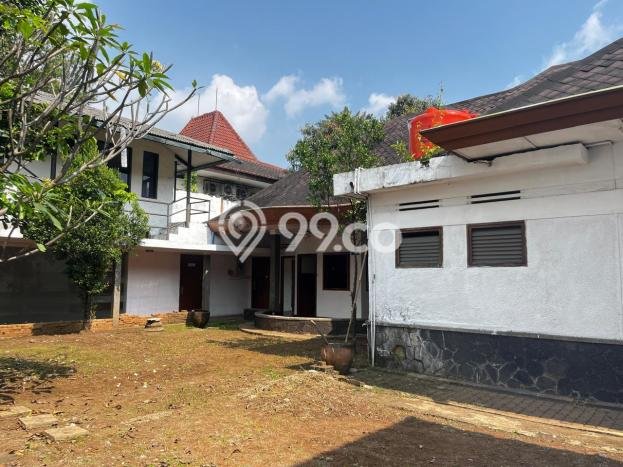 Rumah Bagus Disewakan di Dago, Bandung LT 1103m2, LB 500m2 Rumah Bagus Disewakan di Dago, Bandung LT 1103m2, LB 500m2