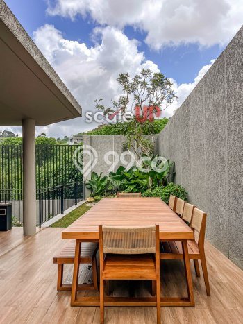 Ready to Use! Luxury House LT 512m2 Desain Elegan di Dago Ready to Use! Luxury House LT 512m2 Desain Elegan di Dago