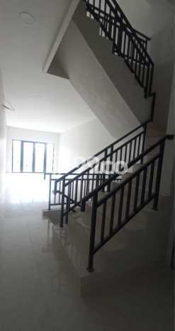 Ruko Dijual di Jakarta Barat LT 72m2 & LB 160m2 Lokasi Terbaik! Ruko Dijual di Jakarta Barat LT 72m2 & LB 160m2 Lokasi Terbaik!