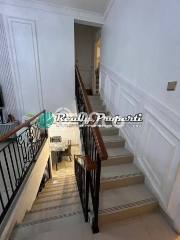 Lokasi strategis! Rumah siap pakai dikontrakkan di Ciracas LB 120m2 Lokasi strategis! Rumah siap pakai dikontrakkan di Ciracas LB 120m2