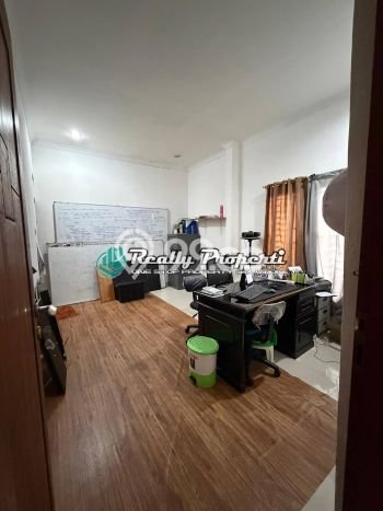 Jarang Ada! Rumah Sewa 4 Kamar Nyaman Siap Huni Jati Rahayu Jarang Ada! Rumah Sewa 4 Kamar Nyaman Siap Huni Jati Rahayu