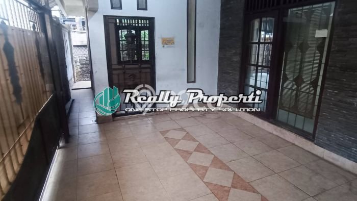 Disewakan! Rumah 3 Kamar Tidur &
3 Kamar Mandi di Jatiwaringin, Bekasi Disewakan! Rumah 3 Kamar Tidur &
3 Kamar Mandi di Jatiwaringin, Bekasi