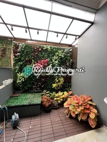 Lokasi strategis! Rumah siap pakai dikontrakkan di Ciracas LB 120m2 Lokasi strategis! Rumah siap pakai dikontrakkan di Ciracas LB 120m2