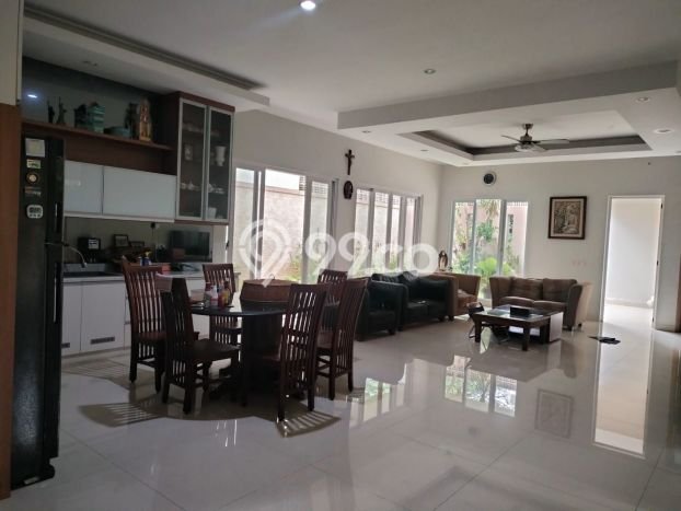 Ready to Use! Luxury House LT 330m2 Desain Elegan di BSD Ready to Use! Luxury House LT 330m2 Desain Elegan di BSD