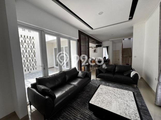 Rumah Elit LB 225m2 Siap Huni Desain Elegan di Summarecon Bekasi, Bekasi Rumah Elit LB 225m2 Siap Huni Desain Elegan di Summarecon Bekasi, Bekasi