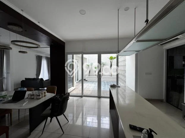 Rumah Elit LB 225m2 Siap Huni Desain Elegan di Summarecon Bekasi, Bekasi Rumah Elit LB 225m2 Siap Huni Desain Elegan di Summarecon Bekasi, Bekasi