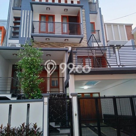 Rumah Mewah Dijual LT 206m2 di Palmerah, Jakarta Barat Rumah Mewah Dijual LT 206m2 di Palmerah, Jakarta Barat