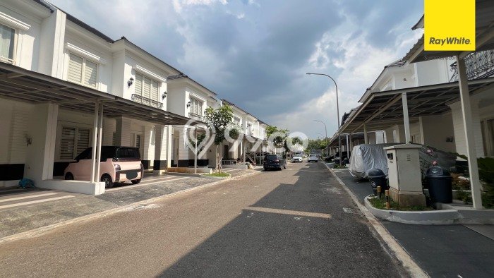 Dijual Hunian Rumah Terawat 5 Kamar di Grand Wisata, Bekasi Dijual Hunian Rumah Terawat 5 Kamar di Grand Wisata, Bekasi