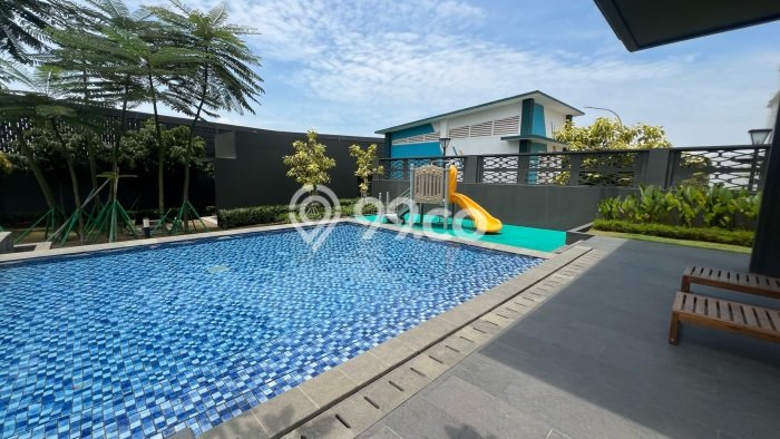 Dijual Rumah Mewah Megah Dengan View Cantik di Summarecon Crown Gading, Bekasi Dijual Rumah Mewah Megah Dengan View Cantik di Summarecon Crown Gading, Bekasi