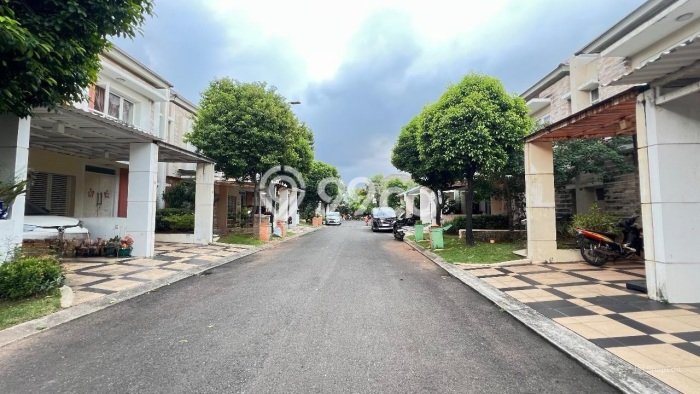Rumah Elit Modern Tanpa Renovasi di Summarecon Bekasi Bekasi Rumah Elit Modern Tanpa Renovasi di Summarecon Bekasi Bekasi