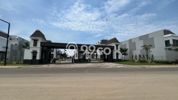 Dijual Rumah Mewah Megah Dengan View Cantik di Summarecon Crown Gading, Bekasi Dijual Rumah Mewah Megah Dengan View Cantik di Summarecon Crown Gading, Bekasi