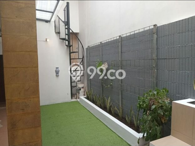 Rumah Disewakan Jakarta Selatan LT 240m2 LB 450m2 Area Pondok Indah Rumah Disewakan Jakarta Selatan LT 240m2 LB 450m2 Area Pondok Indah