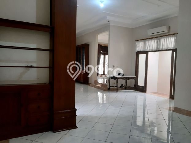 Hunian Mewah LB 275m2 Siap Pakai Desain Elegan di Kemang, Jakarta Selatan Hunian Mewah LB 275m2 Siap Pakai Desain Elegan di Kemang, Jakarta Selatan