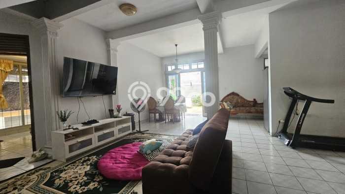 Hunian Cantik Minimalis Lb 275m2 di Cinere, Depok Hunian Cantik Minimalis Lb 275m2 di Cinere, Depok