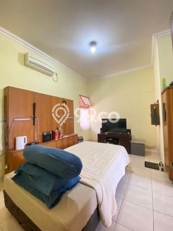 Rumah Lingkungan Asri kawasan Cinere, Depok, Luas 180m2m² LB 100m2m² Rumah Lingkungan Asri kawasan Cinere, Depok, Luas 180m2m² LB 100m2m²