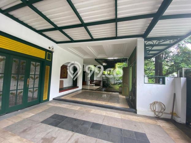 Rumah 7 Kamar di Pusat Kota Cinere, Depok - Lokasi Strategis Rumah 7 Kamar di Pusat Kota Cinere, Depok - Lokasi Strategis