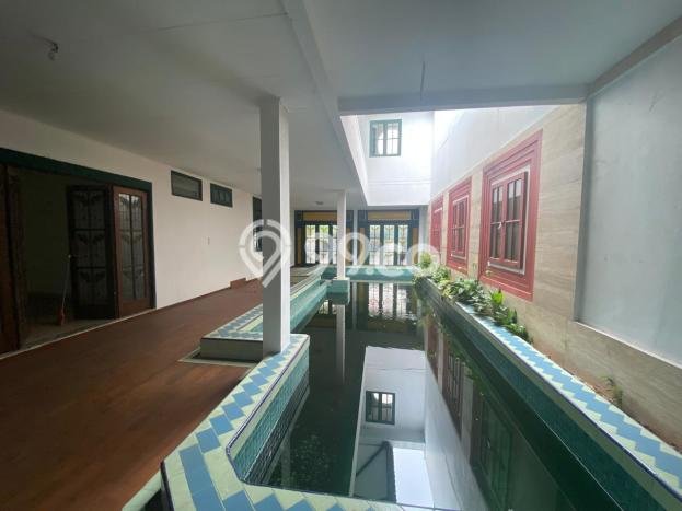 Rumah 7 Kamar di Pusat Kota Cinere, Depok - Lokasi Strategis Rumah 7 Kamar di Pusat Kota Cinere, Depok - Lokasi Strategis