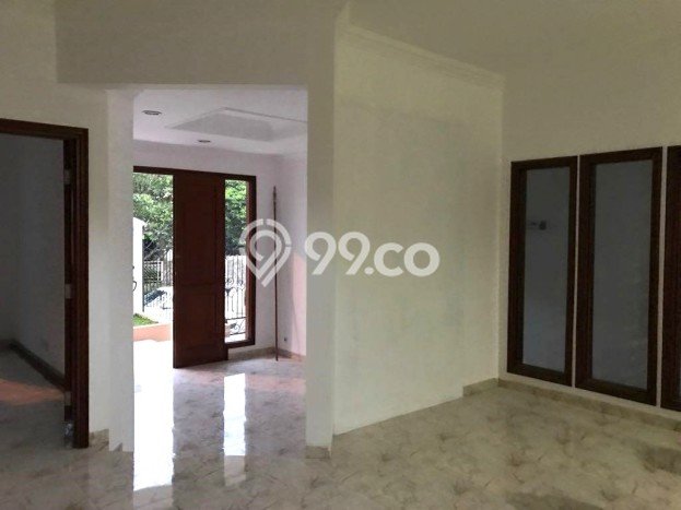 Rumah Mewah Dijual LT 240m2 di Cinere, Depok Rumah Mewah Dijual LT 240m2 di Cinere, Depok