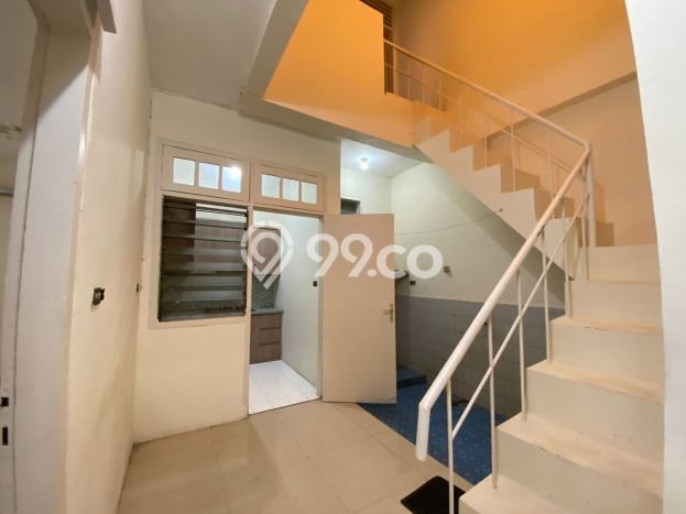 Jual Rumah Luas Elegan Dengan View Eksklusif di Pangkalan Jati, Depok Jual Rumah Luas Elegan Dengan View Eksklusif di Pangkalan Jati, Depok