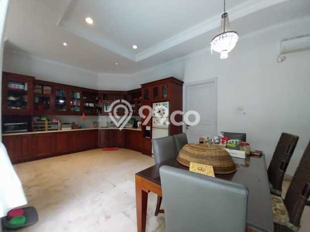 Rumah Elit LB 650m2 Siap Huni Desain Elegan di Pondok Indah, Jakarta Selatan Rumah Elit LB 650m2 Siap Huni Desain Elegan di Pondok Indah, Jakarta Selatan