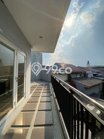 Kantor Usaha Dijual di Cinere Depok LT 181m2 & LB 400m2 Kantor Usaha Dijual di Cinere Depok LT 181m2 & LB 400m2