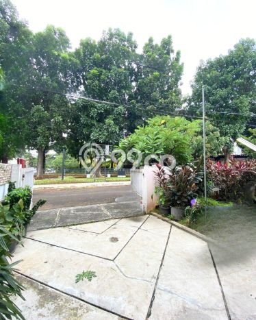 Ready to Use! Luxury House LT 331m2 Desain Modern di Lebak Bulus Ready to Use! Luxury House LT 331m2 Desain Modern di Lebak Bulus