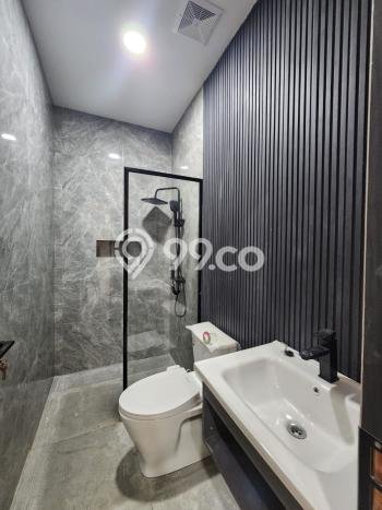 Hunian Elit LB 200m2 Siap Pakai Desain Elegan di Pondok Indah, Jakarta Selatan Hunian Elit LB 200m2 Siap Pakai Desain Elegan di Pondok Indah, Jakarta Selatan