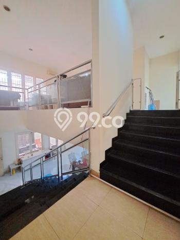 Kesempatan Langka Memiliki Rumah LT 376m² / LB 500m² di Jantung Kota Lebak Bulus, Jakarta Selatan Kesempatan Langka Memiliki Rumah LT 376m² / LB 500m² di Jantung Kota Lebak Bulus, Jakarta Selatan