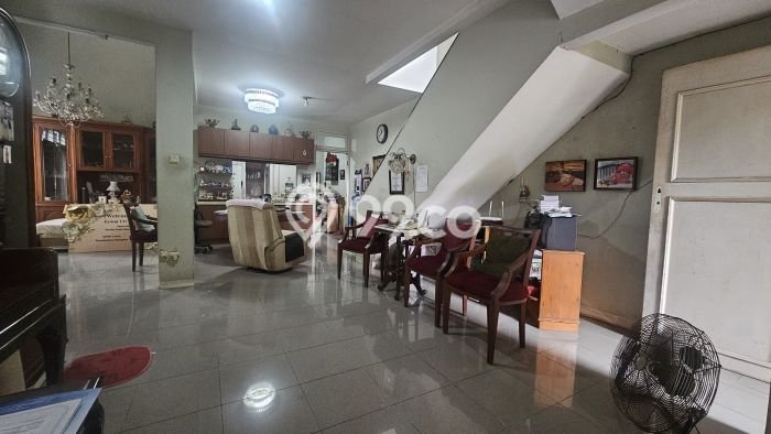 Ready to Use! Premium House LT 175m2 Desain Modern di Lebak Bulus Ready to Use! Premium House LT 175m2 Desain Modern di Lebak Bulus