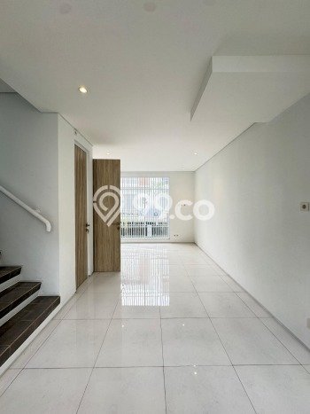 Jual Rumah Minimalis Bagus Punya 3 KT di Cinere Depok SHM Jual Rumah Minimalis Bagus Punya 3 KT di Cinere Depok SHM