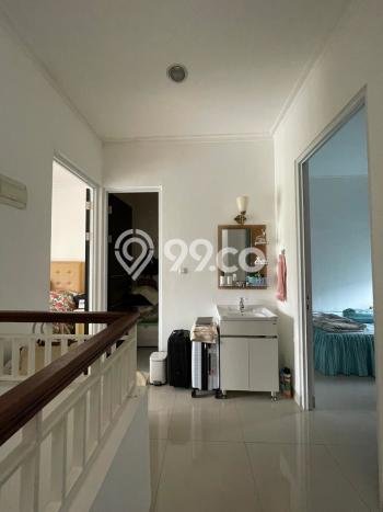 Rumah Lokasi Strategis di Cinere, Depok, LT 100m² LB 150m² Rumah Lokasi Strategis di Cinere, Depok, LT 100m² LB 150m²