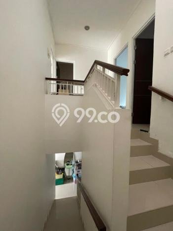 Rumah Lokasi Strategis di Cinere, Depok, LT 100m² LB 150m² Rumah Lokasi Strategis di Cinere, Depok, LT 100m² LB 150m²
