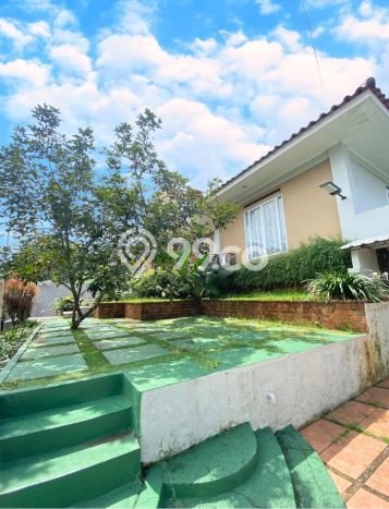 Dijual Rumah Premium dengan Fasilitas Sekitar Lengkap di Cinere, Depok Dijual Rumah Premium dengan Fasilitas Sekitar Lengkap di Cinere, Depok
