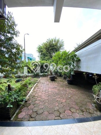 Rumah Elit Modern Tanpa Renovasi di Lebak Bulus Jakarta Selatan Rumah Elit Modern Tanpa Renovasi di Lebak Bulus Jakarta Selatan
