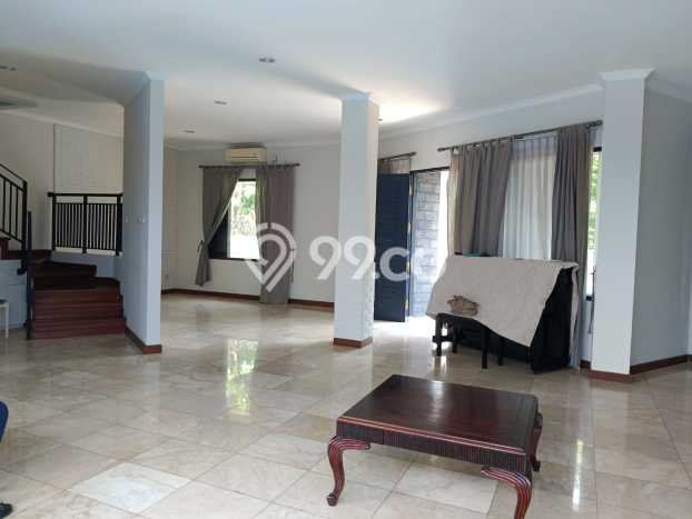 Lokasi terbaik! Rumah siap pakai dikontrakkan di Cinere LB 300m2 Lokasi terbaik! Rumah siap pakai dikontrakkan di Cinere LB 300m2