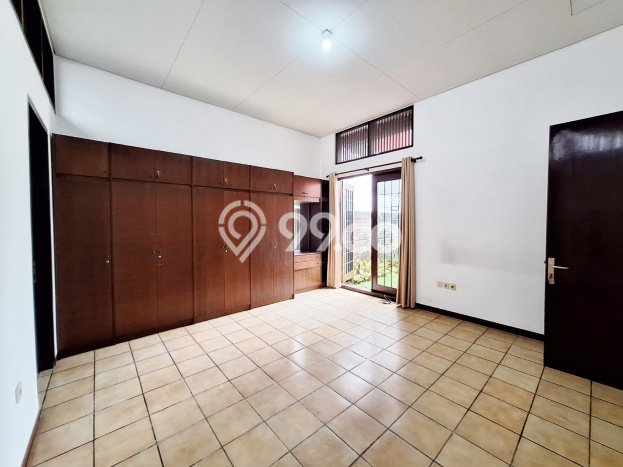 BEST CHOICE! Rumah di Cinere, LT 280m² LB 200m² BEST CHOICE! Rumah di Cinere, LT 280m² LB 200m²