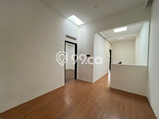 For Sale Rumah 3 Kamar Lokasi Strategis Nyaman dan Strategis di Cinere For Sale Rumah 3 Kamar Lokasi Strategis Nyaman dan Strategis di Cinere
