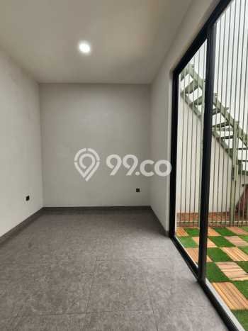 Ready to Use! Premium House LT 120m2 Desain Elegan di Pondok Indah Ready to Use! Premium House LT 120m2 Desain Elegan di Pondok Indah